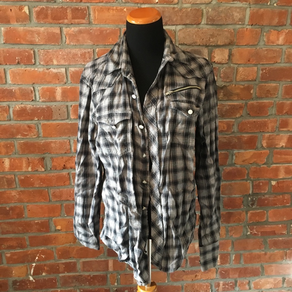grey plaid flannel size M